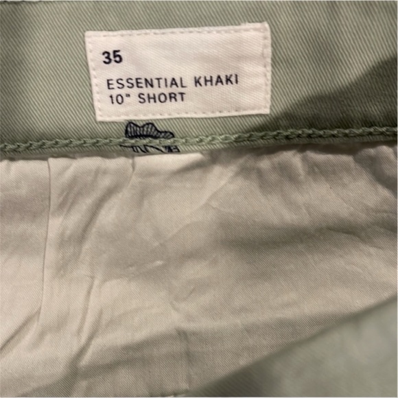 GAP Essential Khaki 10” Flat Front Khaki Chino Swordfish Designs 🆕 NWOT Sz 35 - Picture 8 of 9